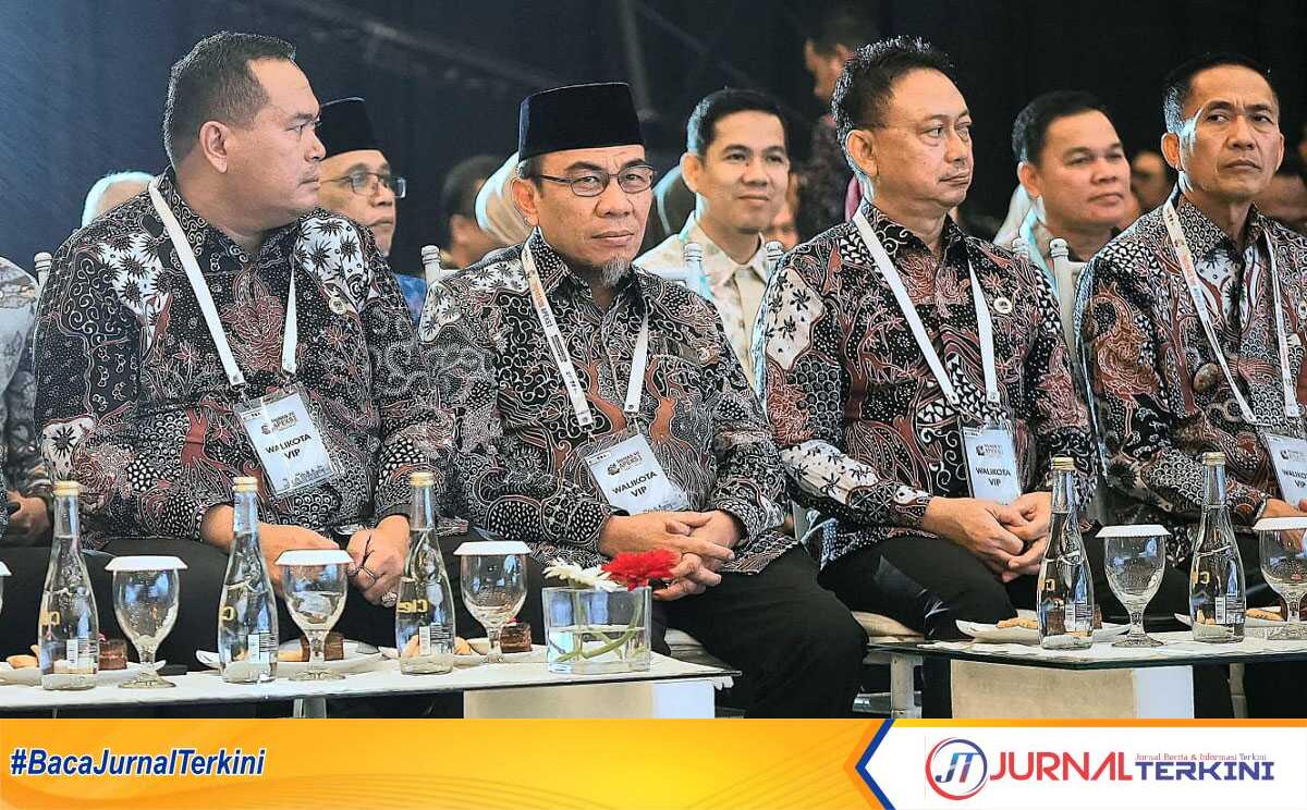 Wakil Wali Kota Padang, Maigus Nasir hadir dalam Munas VII APEKSI di Surabaya, berharap kerja sama antar daerah meningkatkan pembangunan kota dan kesejahteraan rakyat.(Foto: Prokopim Padang)