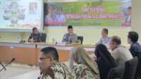 Gubernur Sumbar Mahyeldi saat hadiri rakor ketahanan pangan se-Sumbar, Kamis (15/05/2025). (Foto Adpim sumbar).