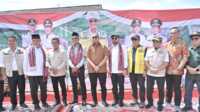 Menteri PU RI, Dody Hanggodo (no 4 dari kiri) saat tinjau pembangunan sekolah rakyat di Kab Solok, Sabtu (03/05/2025). (Foto Adpim sumbar).