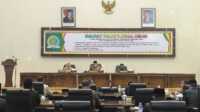IMG-20250616-WA0014 Ket Foto Wabup Inhil Yuliantini saat hadir rapat paripurna DPRD kabupaten Indragiri Hilir ke-13 masa sidang tahun 2025