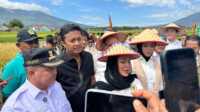 IMG-20250622-WA0033 Titiek Soeharto dalam kunjungan kerja Kabupatan Agam Sumbar, Sabtu (21/06/2025). (Foto : Adpim Sumbar).