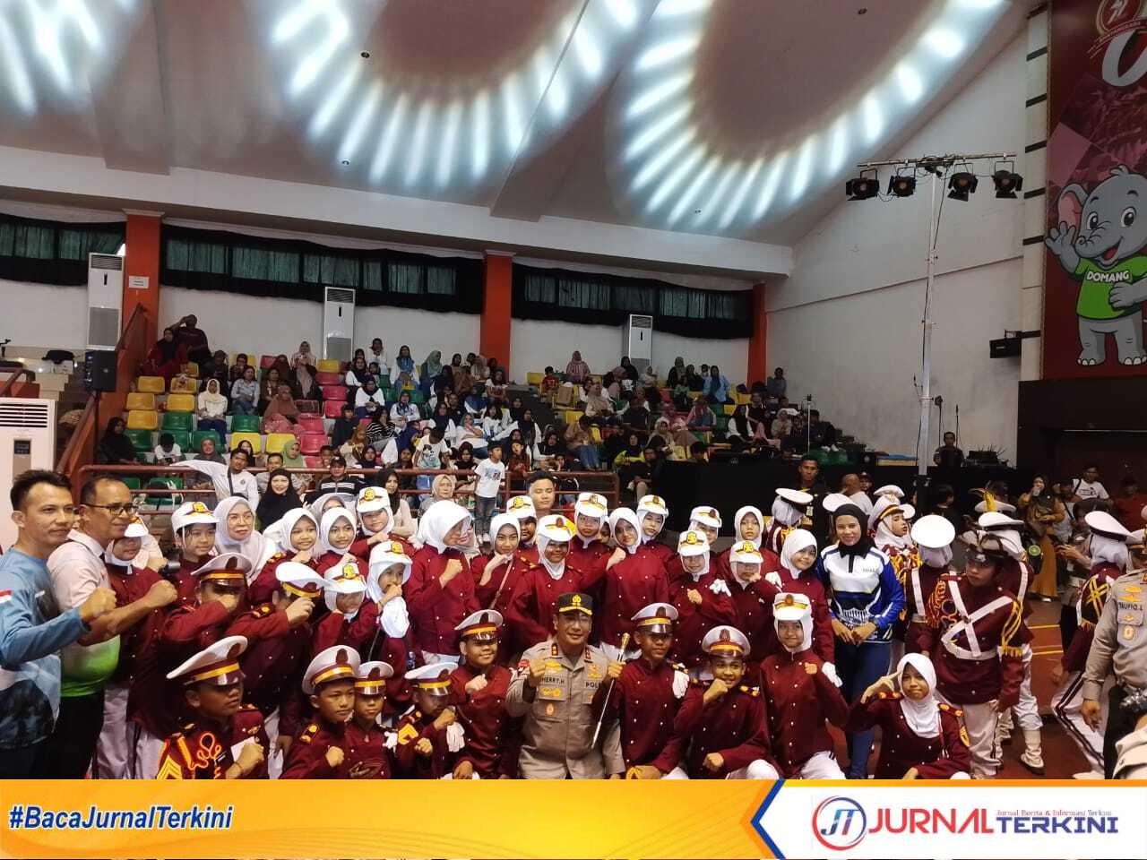 Foto: Kapolda Riau foto bersama perwakilan Polres Inhil.