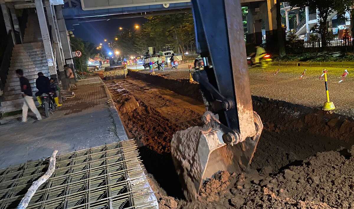 bp batam perbaiki jalan letjen suprapto Badan Pengusahaan Batam (BP Batam) saat ini tengah melakukan perbaikan jalan di bawah JPO SP Plaza, Jl Letjen Suprapto, Sagulung. (humasbpbatam)