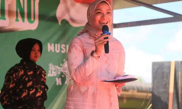 Bupati Dharmasraya menghadiri peringatan Hari Lahir (Harlah) ke-79 Muslimat Nahdlatul Ulama (NU) di Kabupaten Dharmasraya yang digelar di Pondok Pesantren Al Barokah, Koto Padang, Kecamatan Koto Baru, Ahad (18/05/2025), (Dokumentasi pribadi)