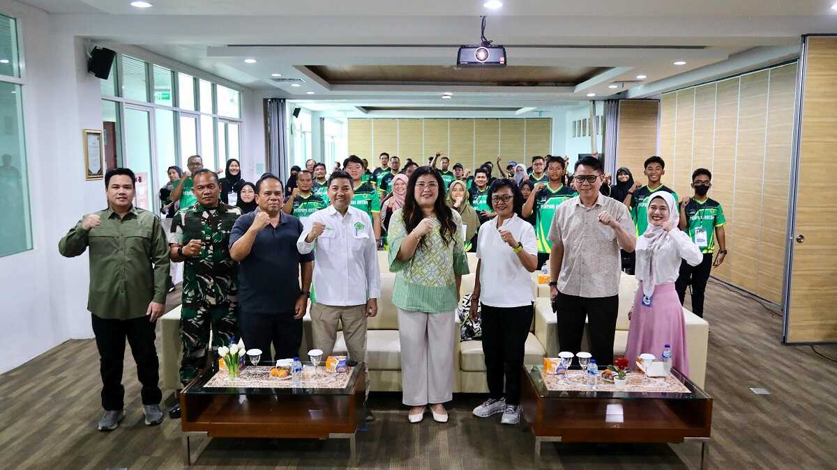 perpani batam-1 Anggota/Deputi Bidang Pelayanan Umum BP Batam, Ibu Ariastuty Sirait (tengah) menghadiri dan membuka Pelatihan Pelatih Panahan yang digelar Persatuan Panahan Indonesia (Perpani) Kota Batam pada Sabtu (22/6/2025), bertempat di lantai 4 Gedung Aula Rumah Sakit BP Batam. (humasbpbatam)