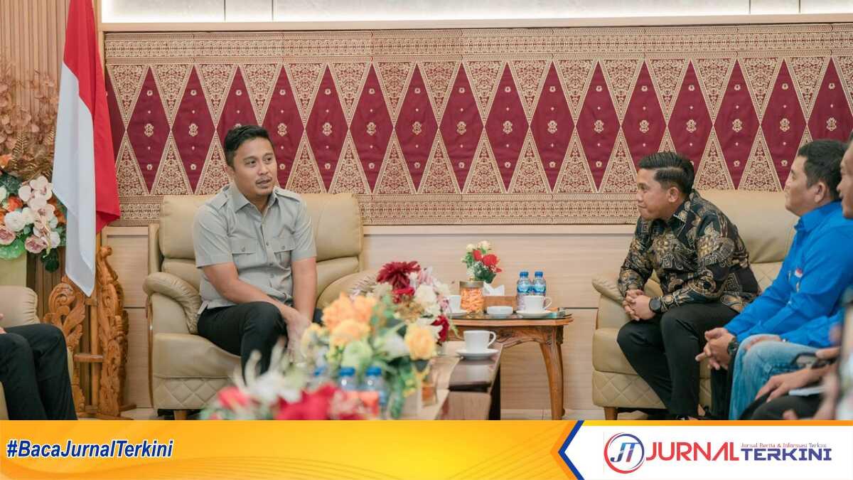 DPRD sibolga ke sumbar Wako dan Ketua DPRD Sibolga Datang ke Sumbar Minta Maaf kepada Wagub Vasco pada Jum'at (18/07/2025) (foto Adpim sumbar)