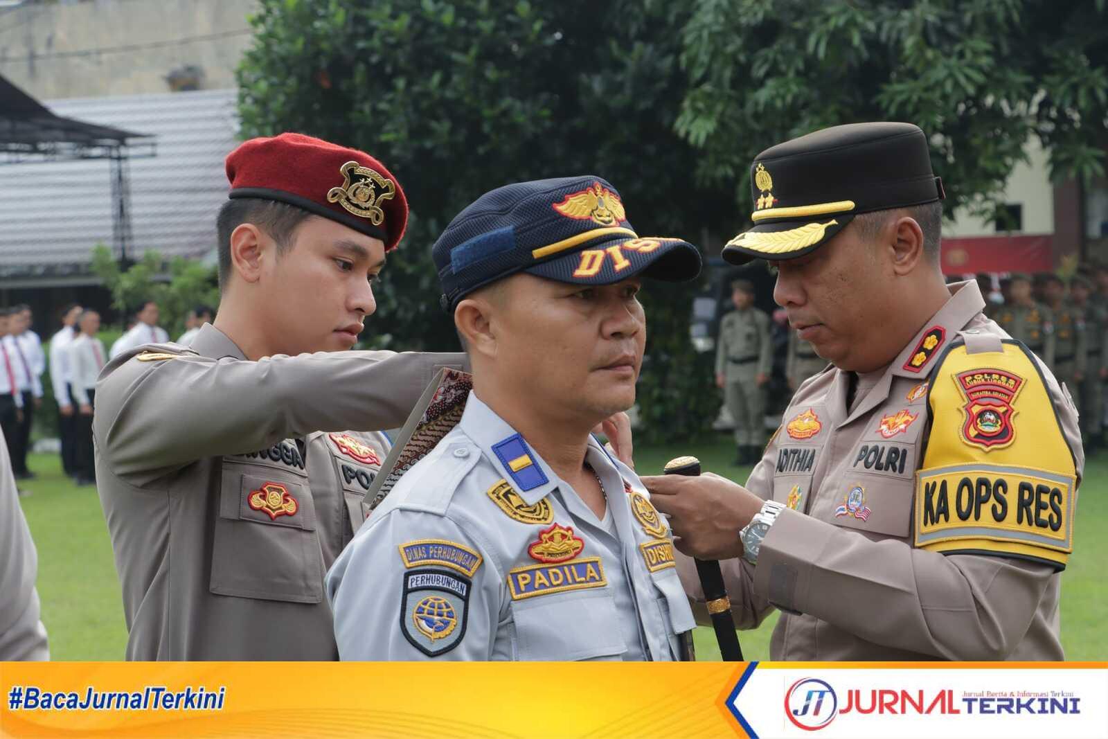 Kepolisian Resor (Polres) Lubuklinggau resmi menggelar Apel Pasukan sebagai penanda dimulainya Operasi Patuh Musi 2025. Apel berlangsung khidmat di halaman Mapolres Lubuklinggau pada Senin pagi, 14 Juli 2025. (JurnalTerkini.id/alam budi kesuma)
