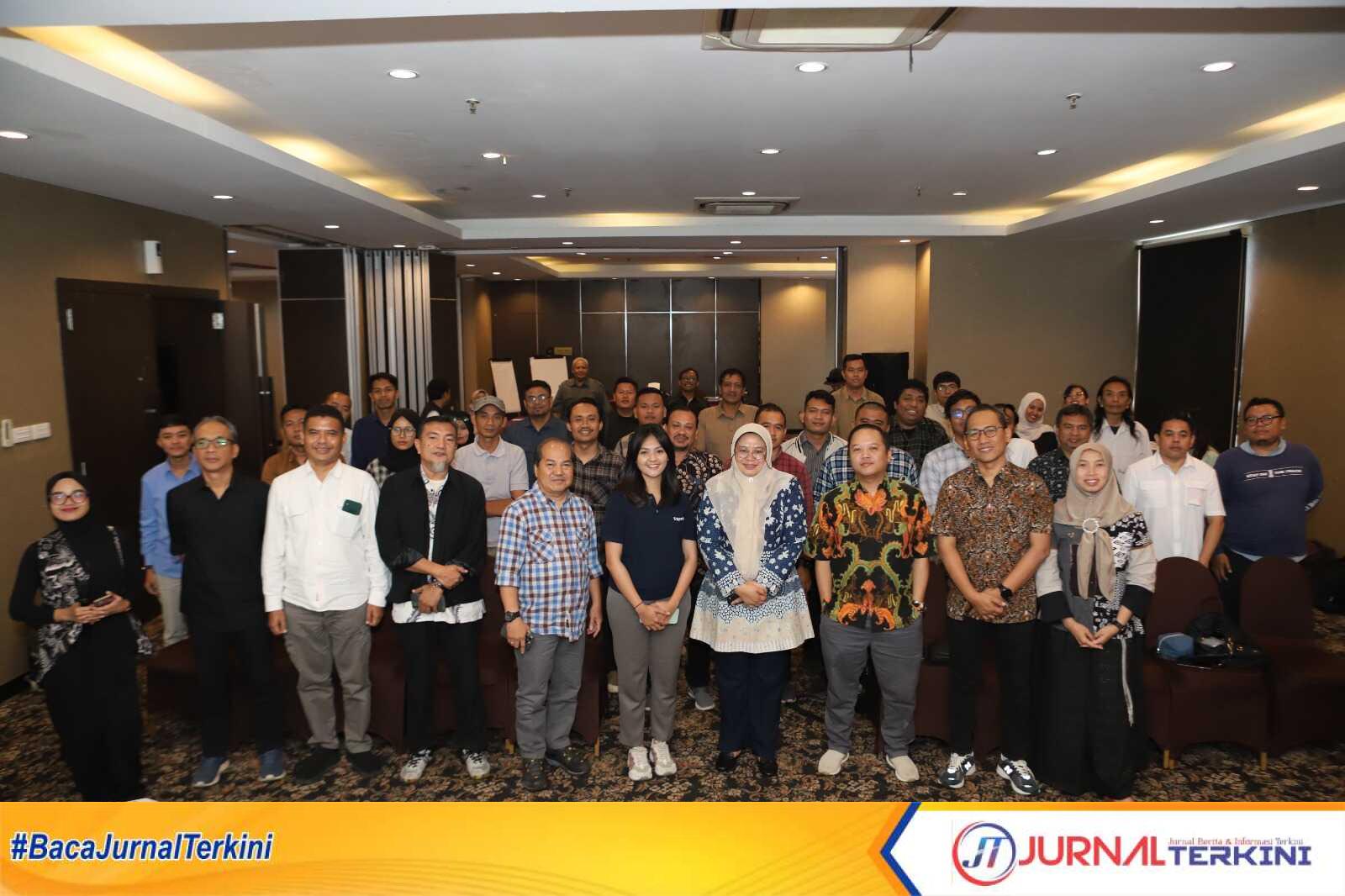 Foto bersama usai pembukaan Uji Kompetensi Wartawan (UKW) yang diselenggarakan oleh LKBN Antara di Surabaya Jawa Timur, Rabu (30/07/2025) Foto bersama usai pembukaan Uji Kompetensi Wartawan (UKW) yang diselenggarakan oleh LKBN Antara di Surabaya Jawa Timur, Rabu (30/07/2025)