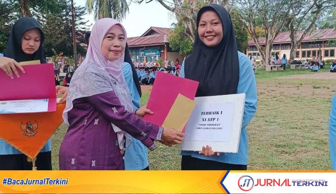 Tahun ajaran 2025/2026 menjadi momen membanggakan bagi SMK Negeri 1 Koto Baru. Sekolah kejuruan ini kembali menjadi pilihan utama para calon siswa di Kabupaten Dharmasraya. (JurnalTerkini.id/brando)