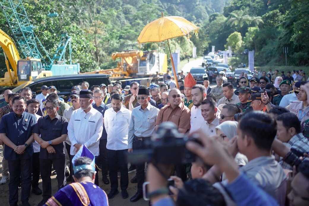 flyover sitinjau lauik Peletakan batu pertama Proyek Flyover Sitinjau Lauik pada Sabtu (03/05/2025). (Foto DiskominfokabSolok).
