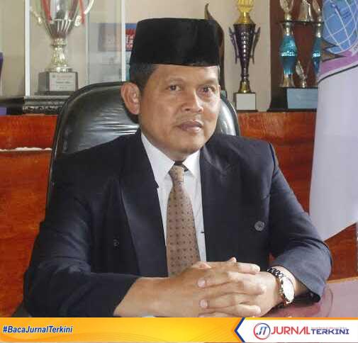 Kepala SMAN 1 Padang Panjang Budi Hermawan (JurnalTerkini.id/diona)