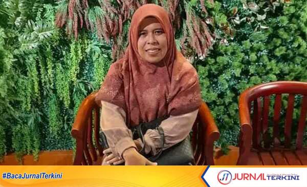 Kepala SMAN 1 Koto Baru, Iddia Rozani (JurnalTerkini.id/brando)