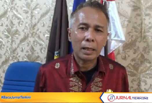 Kepala SMAN 14 Padang, Evidel, S.Pd (JurnalTerkini.id/diona arvoni)
