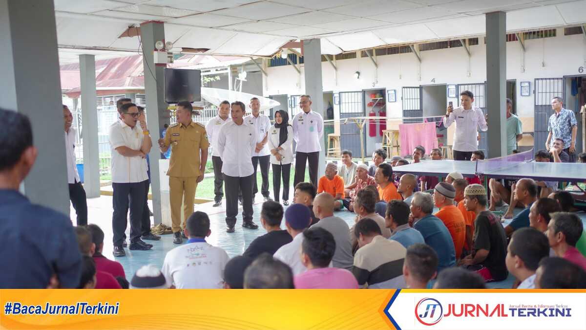 Bupati Solok saat kunjungan ke Lapas kelas IIB Solok, Selasa (22/7/2025). (Foto DiskominfokabSolok).