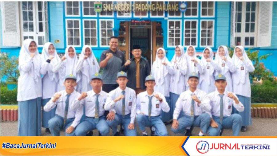 Tim Paskibra SMAN 1 Padang Panjang Lolos Seleksi Tingkat Kota Padang Panjang. (JurnalTerkini.id/diona)