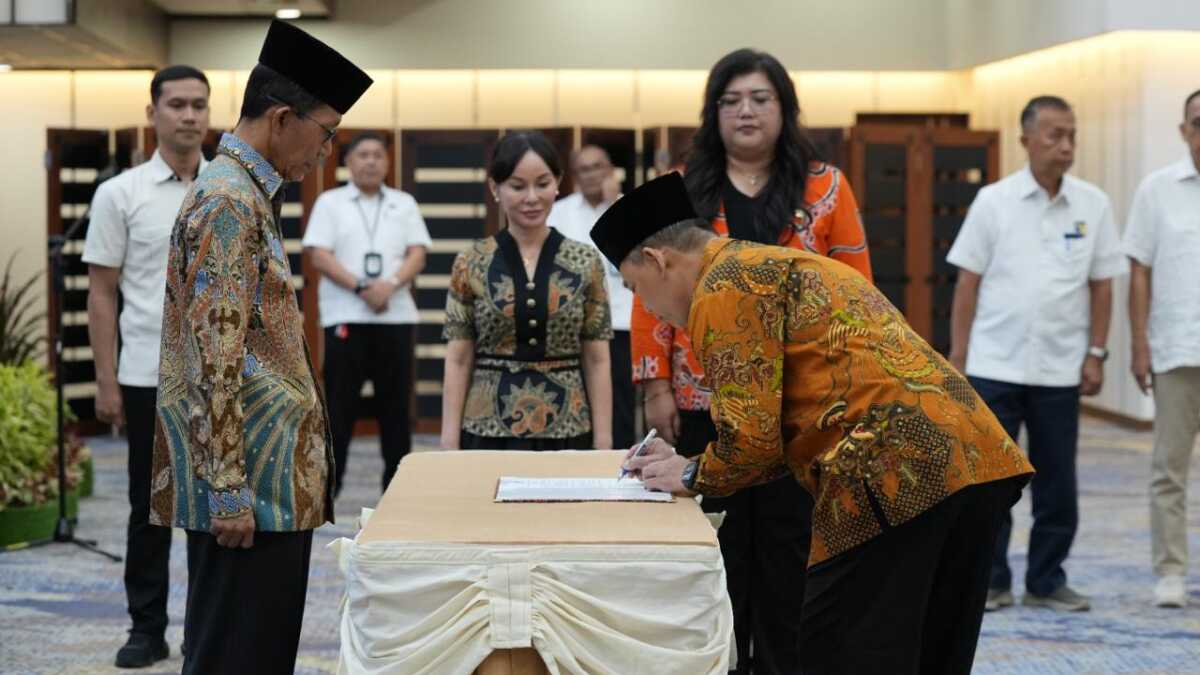 pelantikan direktur RSBP Batam Kepala BP Batam, Amsakar Achmad resmi melantik Kolonel Laut (K) dr. Tanto Budiharto sebagai Direktur Rumah Sakit Badan Pengusahaan (RSBP) Batam, Selasa (1/7/2025). (Foto: humasbpbatam)