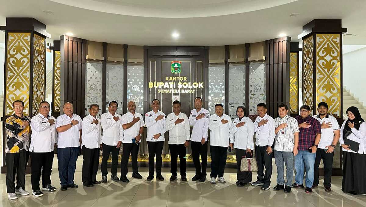 pemkab solok ke kampar Kunjungan Pemkab Kampar, Riau di Kantor Bupati Solok, Rabu (30/04/2025). (DiskominfokabSolok).
