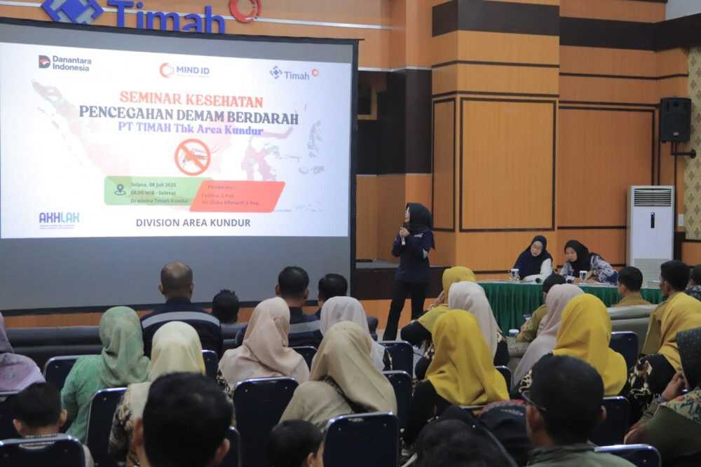 PT Timah Tbk Area Kundur berkolaborasi dengan Puskesmas Kundur Barat menggelar seminar pencegahan penyakit Demam Berdarah Dengue (DBD) di Gedung Serbaguna, Wisma Timah Kundur, Kecamatan Kundur Barat, Kabupaten Karimun, Kepulauan Riau, Selasa (8/7/2025). (timah)