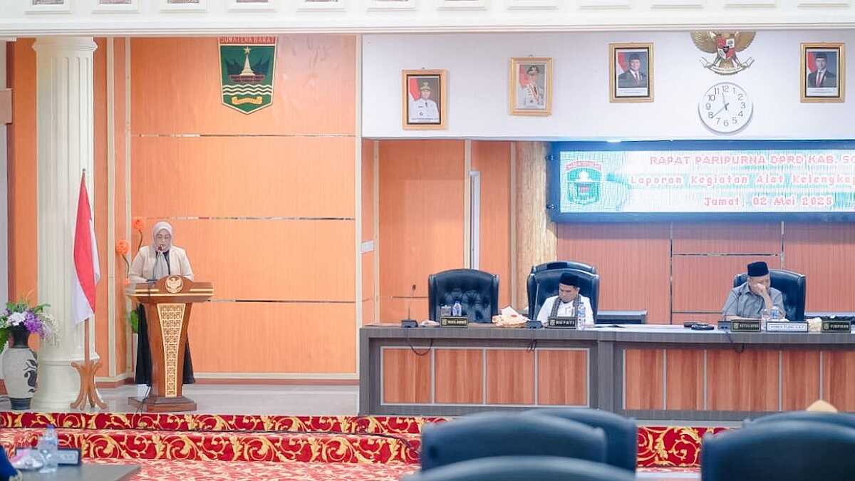 rapat paripurna dprd solok Rapat Paripurna DPRD Kab Solok, Jum'at (02/05/2025). (Foto DiskominfokabSolok).