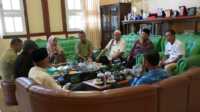 Kepala SMAN 1 Padang panjang saat menerima kunjungan Wawako Padang panjang Allex Saputra, Jum'at (18/07/2025) (foto kominfo PP).