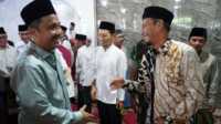 wagub Vasco idul adha Wagub Sumbar Vasco Ruseime berbaur dengan Masyarakat saat merayakan Idul Adha 1446 H (foto Adpim sumbar).