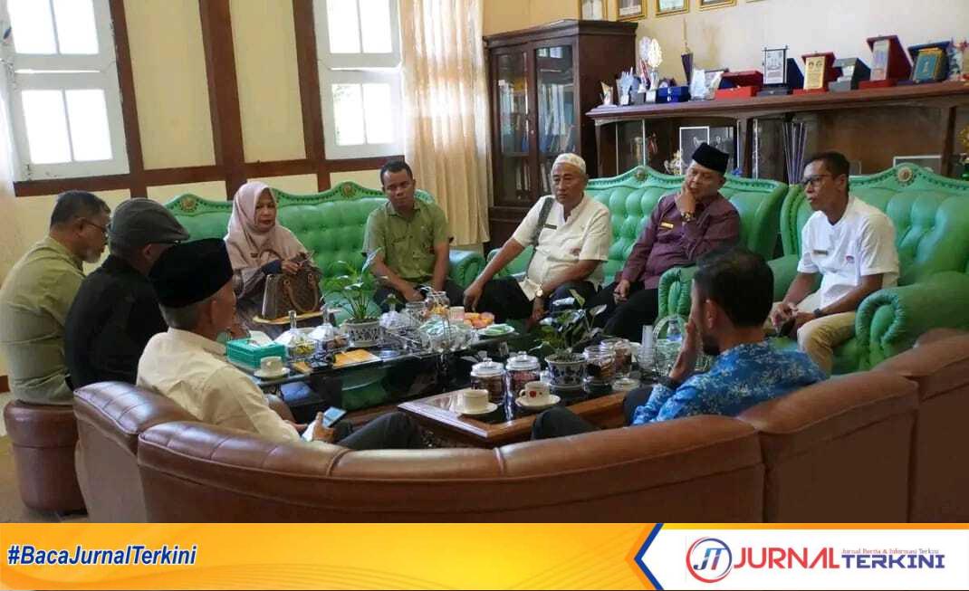 Wawako Allex Saputra saat mengunjungi SMAN 1 Padang Panjang (JurnalTerkini.id/diona)