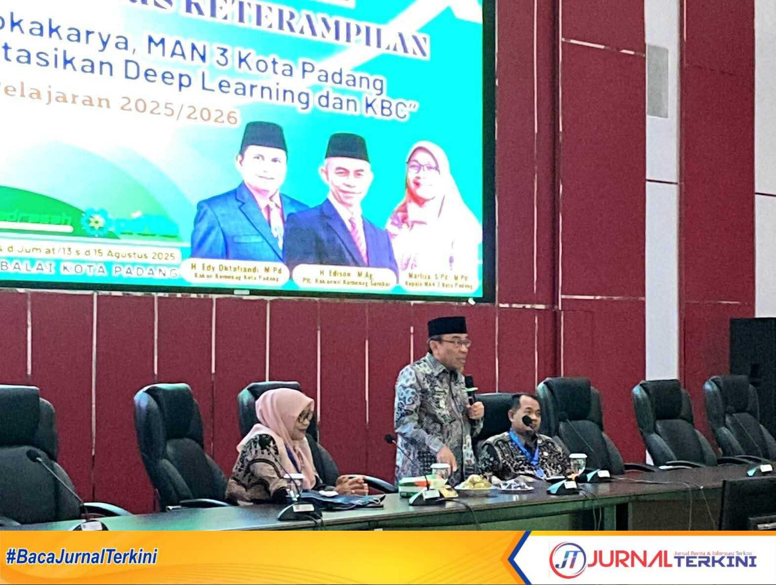 Kegiatan Lokakarya GTK MAN 3 Padang di Ruang Bagindo Azizchan, Balai Kota Padang, Kamis (14/8/2025).(Foto Kominfo Padang).