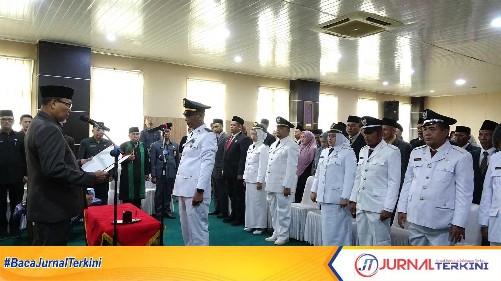Ket foto: Pelantikan pejabat di lingkungan Pemkab Inhil di lantai 5 Kantor Bupati Inhil, Jumat (8/8/2025).