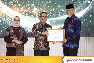 Pemprov Sumbar Raih Penghargaan Provinsi Layak Anak 2025 dari Kementerian PPPA RI di Jakarta, Jum'at (08/08/2025). (Foto Adpim Sumbar).