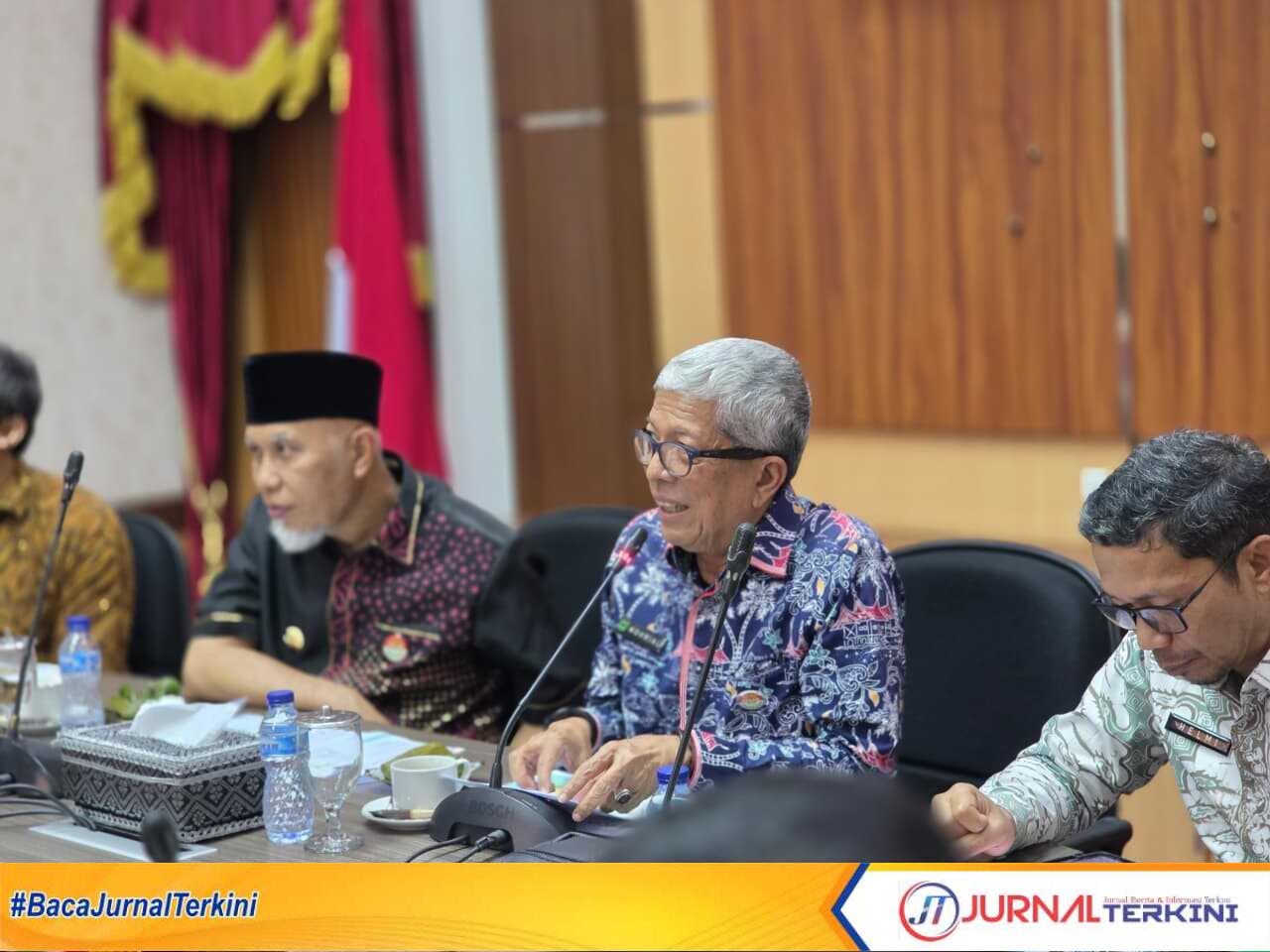 Pertemuan Pemprov Sumbar dengan perwakilan pengembang energi hijau di Sumbar yang berlangsung di ruang rapat Istana Gubernuran, Jum'at (8/8/2025). (Foto Adpim Sumbar).