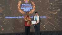 Wagub Sumbar Vasco Ruseime saat menerima penganugerahan pada ajang Baznas Award 225 di Hotel Mercure Ancol, Jakarta Utara, Kamis (28/8/2025). (Foto Adpim Sumbar).