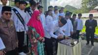 Gubernur Sumbar saat meresmikan Graha Wakaf AR Risalah. (Foto Adpim Sumbar).