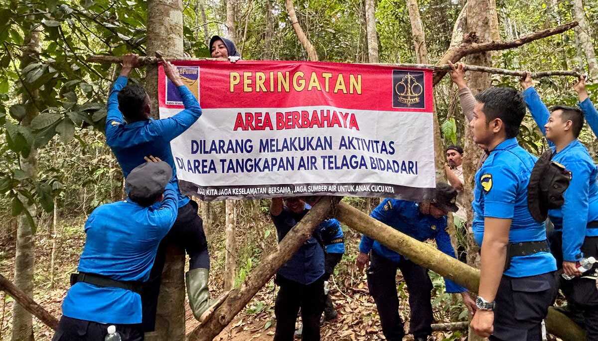 bp batam tutup telaga bidadari Badan Pengusahaan (BP) Batam melalui Direktorat Pengamanan Aset dan Kawasan menutup akses masuk ke Telaga Bidadari dari arah Tembesi Buton, Kamis (21/8/2025). (foto: humasbpbatam)