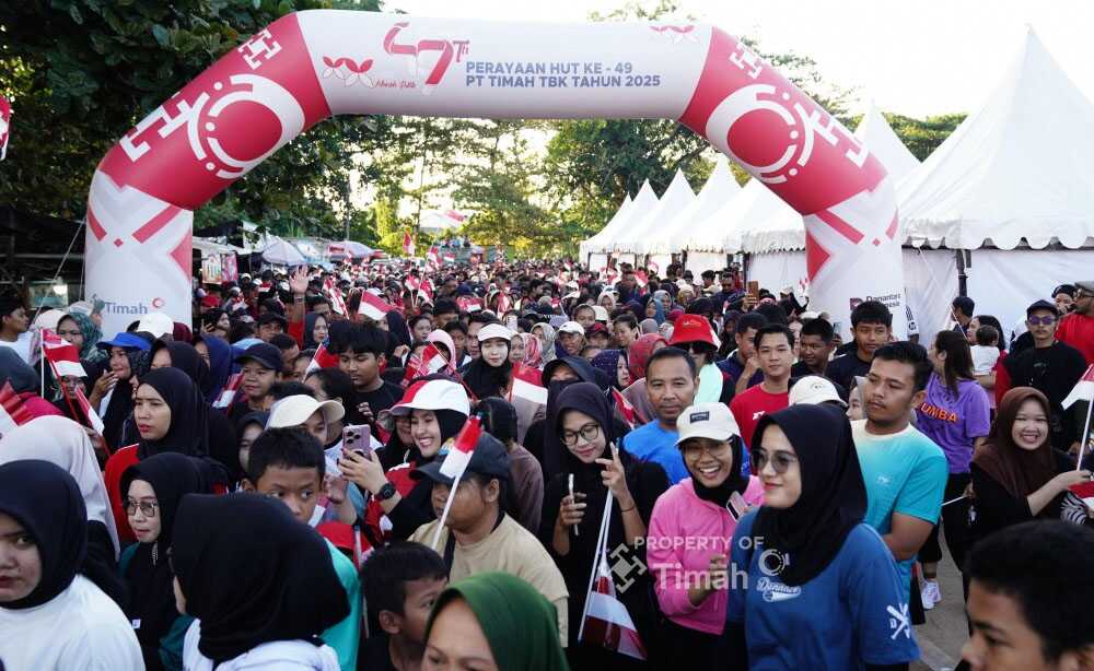Ribuan masyarakat memadati Pantai Nek Aji, Toboali, Kabupaten Bangka Selatan, pada Sabtu (16/8/2025) dalam acara "Pekan Sehat" yang digelar oleh PT Timah Tbk. (timah)
