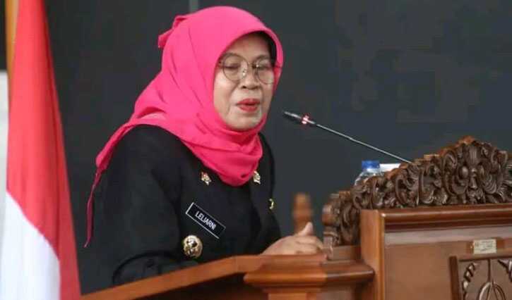 Wakil Bupati Dharmasraya, Leli Arni, menghadiri Rapat Paripurna DPRD Dharmasraya, Senin (28/07/2025). (dokumentasi pribadi)