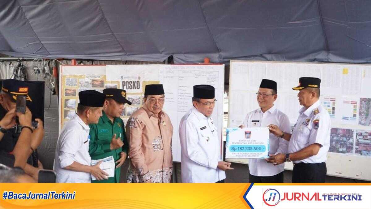 Baznas Kota Padang Memberikan Bantuan untuk Kebakaran Pasar Payakumbuh (Dok ist).