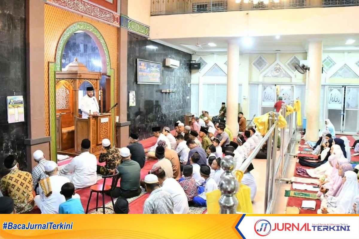 Wako Fadly saat Subuh Mubarokah di Masjid At-Taubah Padang. (Dok ist).