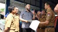 Walikota Padang, Fadly Amran bersama tim saat meninjau Pasar Ulak Karang Padang. (Dok ist).