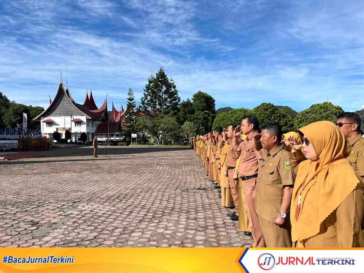 IMG-20250915-WA0065 Sekda Medison saat Pimpin Apel Pagi di lingkup Pemkab Solok. (Foto DiskominfokabSolok).
