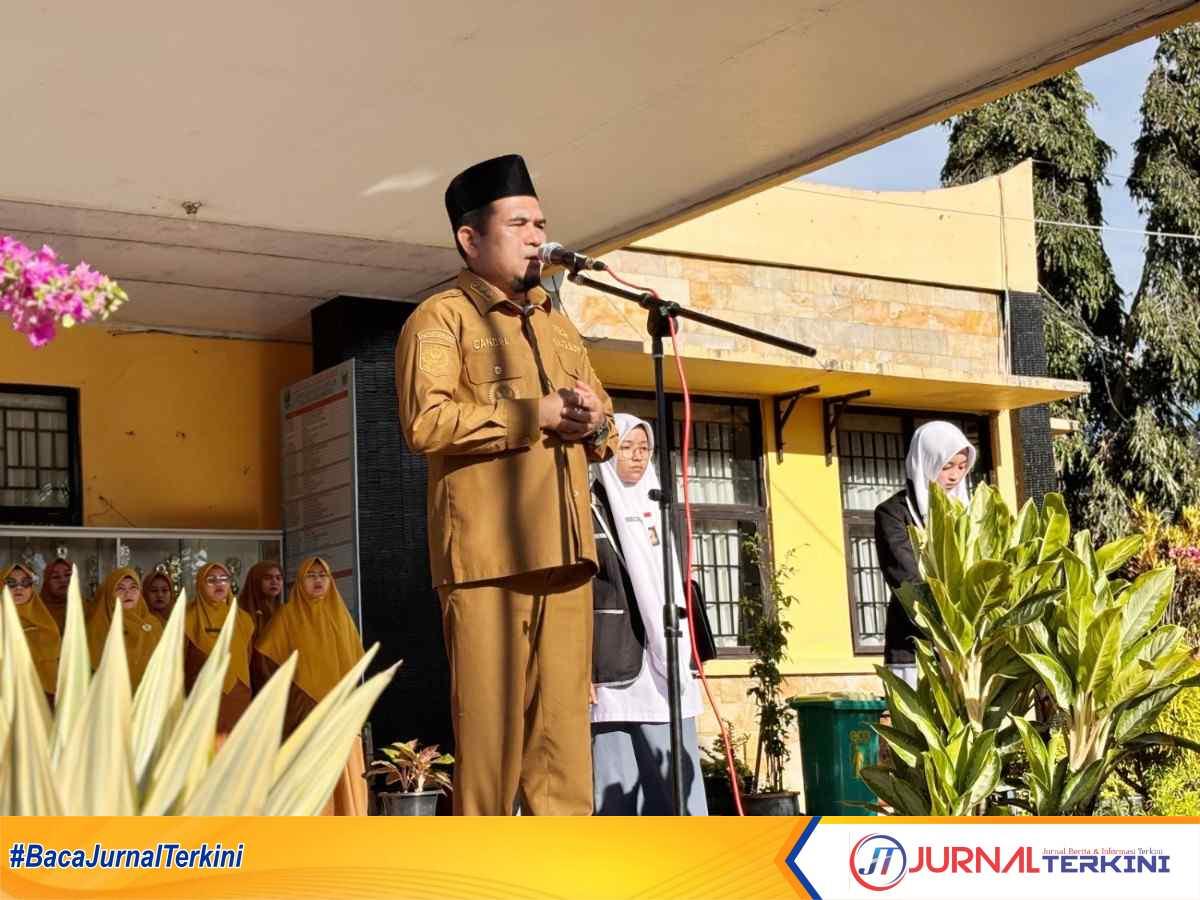 IMG-20250915-WA0162 Wakil Bupati Solok Jadi Pembina Upacara di SMAN 2 Sumatera Barat. (Foto DiskominfokabSolok).