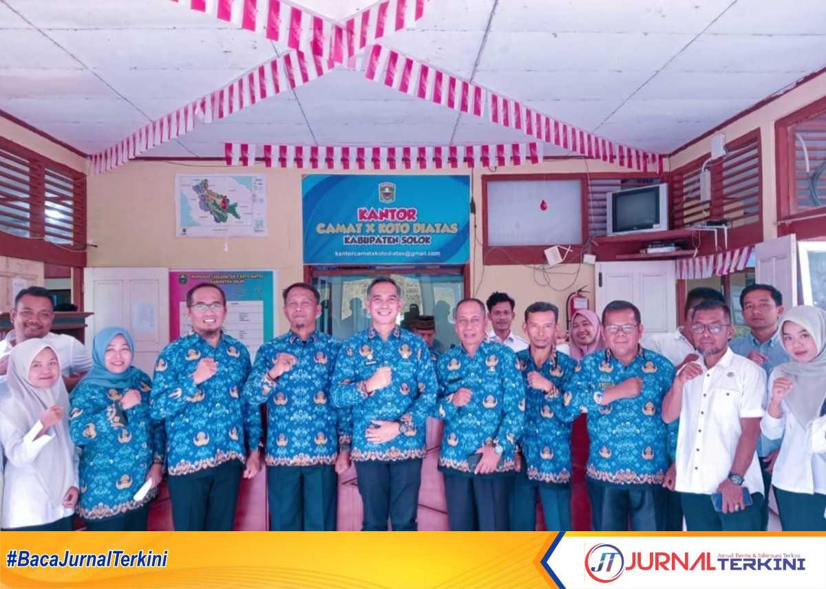 IMG-20250917-WA0139 Sekda Kabupaten Solok Kunjungi Kantor Camat X Koto di Atas pada Rabu (19/09/2025). (Foto DiskominfokabSolok).