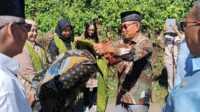 IMG-20250918-WA0087 Tim Penilai dari Perpustakaan Nasional melakukan visitasi ke TBM Taman Ilmu H. Abdul Moeis Hj. Syamsiar di Nagari Paninjauan, Kecamatan X Koto Diatas, Kab Solok. (Foto DiskominfokabSolok).