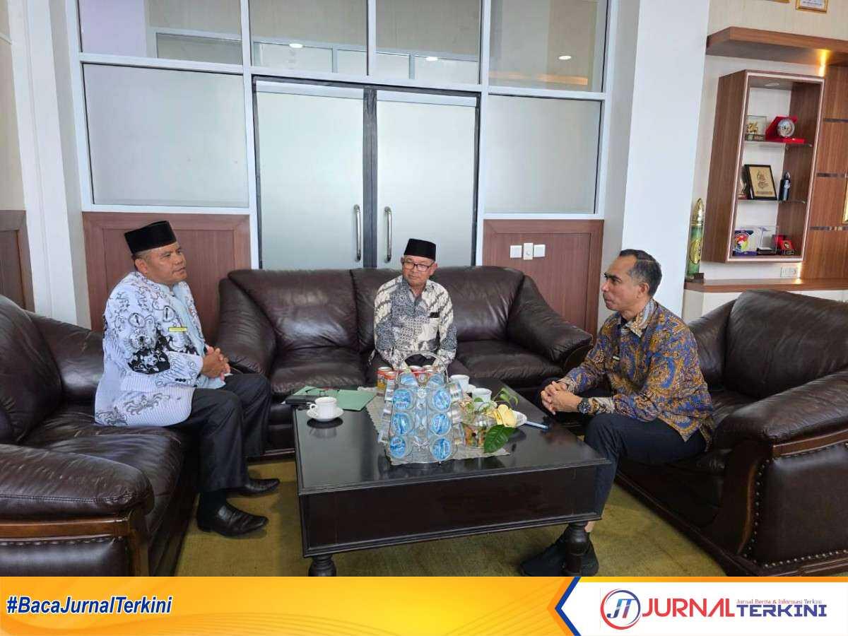 Sekda Kabupaten Solok Terima Kunjungan PGRI dan Dewan Pendidikan pada Jum'at (19/09/2025). (Foto DiskominfokabSolok).