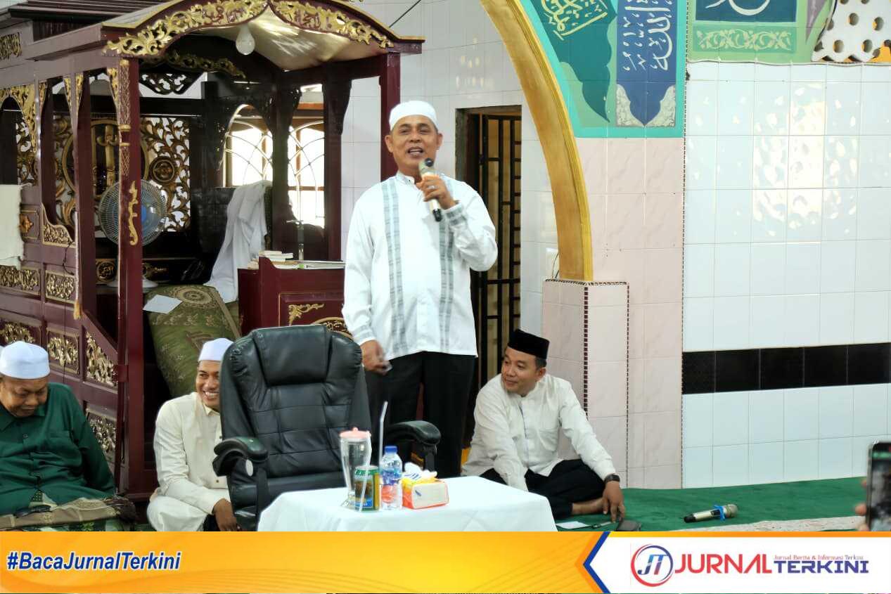 Ket foto: Bupati Inhil, Haji Herman, saat kata sambutan di acara Maulid Nabi Muhammad SAW di Masjid Besar Nurul Hidayah Sungai Salak, Sabtu (20/9/2025).