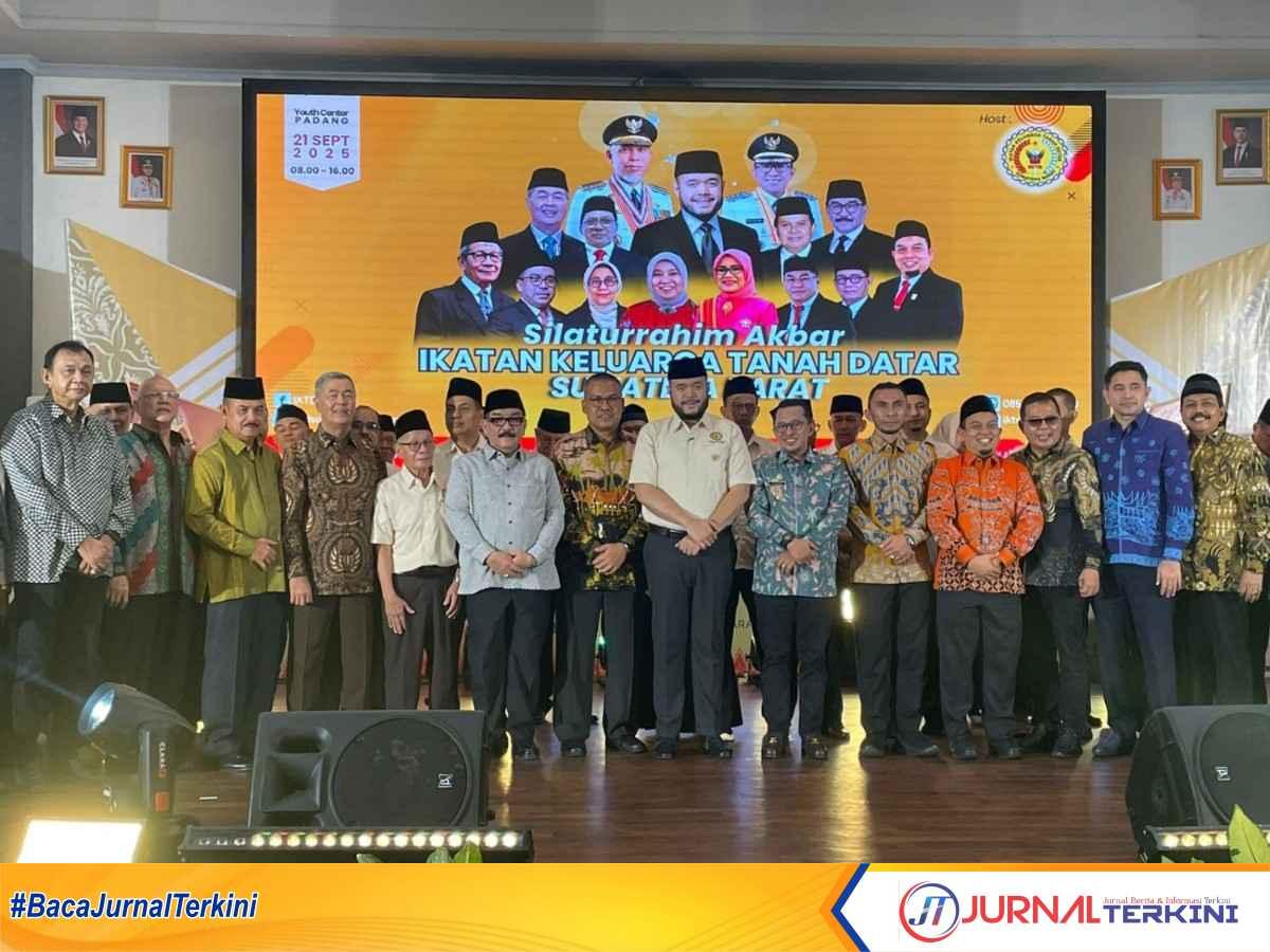 M. Shadiq Pasadigoe saat menghadiri Pengukuhan Pengurus IKTD Sumbar, Minggu (21/09/2025). (Foto dionaarvoni/jurnalterkini.id).