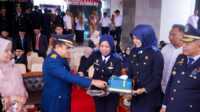 IMG-20250922-WA00291 Wabup Candra saat Upacara Hari Perhubungan Nasional Ke-55 di Kab Solok, Senin (22/09/2025). (Foto DiskominfokabSolok).