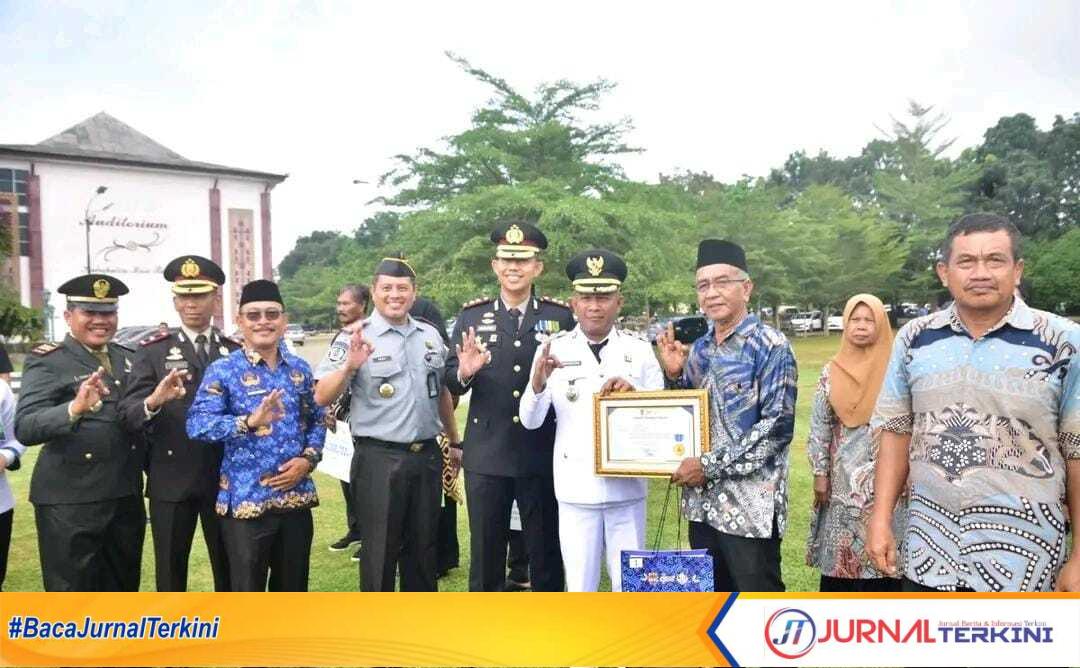 Pemerintah Kabupaten Musi Rawas melaksanakan Upacara Hari Lahir Pancasila Tahun 2025 dan Pemberian Penghargaan Bagi Pegawai Negeri Sipil yang Memasuki Masa Purna Tugas TMT 1 Juni 2025