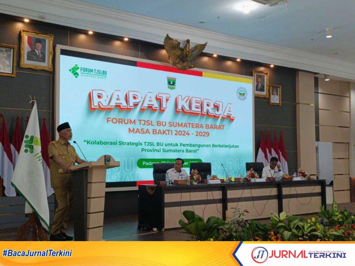 Rapat Kerja Forum TJSLBU Sumbar 2024-2029 di Auditorium Gubernuran, Selasa (23/9/2025). (Foto Adpim Sumbar).