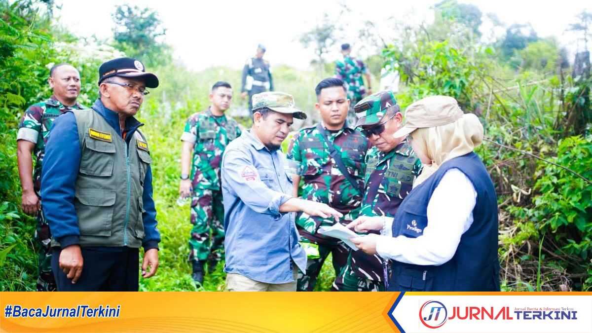 IMG-20250924-WA0118 Danrem 032 Wirabraja bersama Wabup Solok Tinjau Lokasi Pembangunan Makorem Baru di Batang Barus. (Foto DiskominfokabSolok).