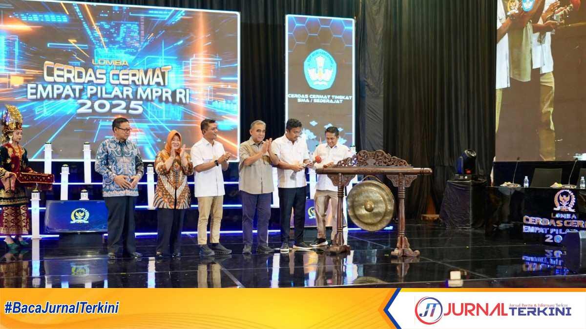 IMG-20250928-WA0097 Bupati Solok saat hadiri kegiatan lomba cerdas cermat empat pilar MPR RI tingkat Prov Sumbar. (Foto DiskominfokabSolok).